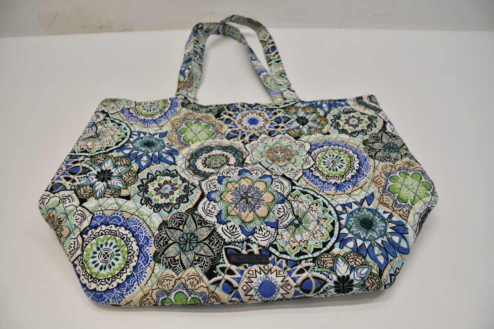 Vera Bradley Tote Bag Womens Large Sketched Medallion Quilted Lined Shoulder